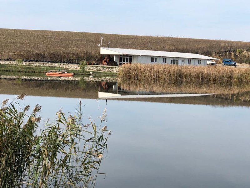 Angajare Familie Pentru Paza Balta De Pescuit In Calarasi